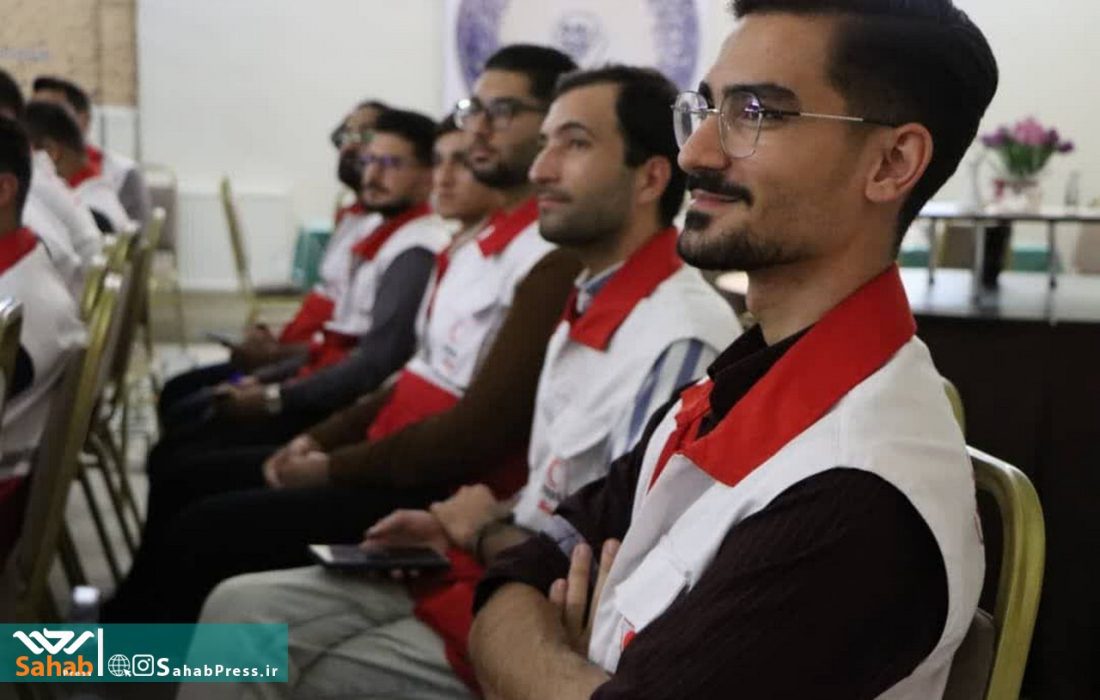 گزارش تصویری | کارگاه (صلح آبی) در فارس، آموزش داوطلبان رسانه ای هلال احمر برای کاهش تنش های آبی