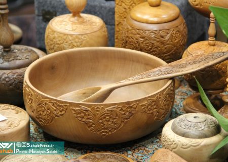 حضور هنرمندان آباده در اکسپوی شیراز با تمرکز بر منبت، گیوه و قالی