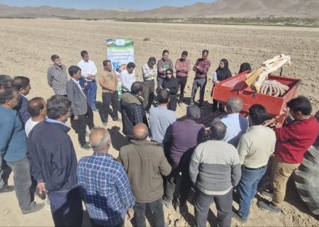 برگزاری نهمین کاروان ترویج بهره وری الگوی کشت ملی در پهنه‌های تولیدی فارس
