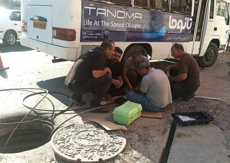 ترمیم فیبر نوری خیابان عفیف آباد/ ارتباطات پایدار حاصل تلاش کارشناسان مخابرات منطقه فارس