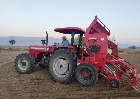 آغاز کشت محصول راهبردی گندم در فیروزآباد