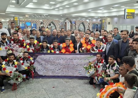 استقبال باشکوه از ستارگان سیمکان جهرم / قهرمانان آسیایی با سهمیه جهانی به وطن بازگشتند