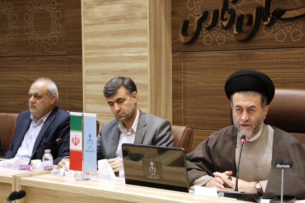 رئیس کل دادگستری: اقتصاد مقاومتی محور رونق تولید و سرمایهگذاری در فارس است