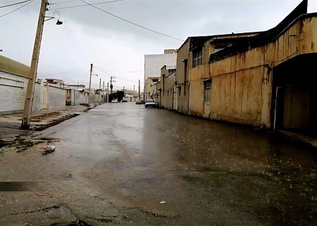 هنگام بارندگی و طوفان ‌به تأسیسات برقی دست نزنید