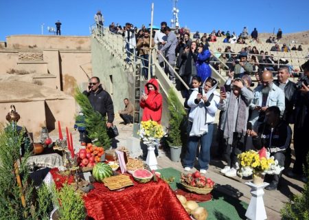 اجرای برنامه‌های فرهنگی ملی و مذهبی در اماکن تاریخی فارس