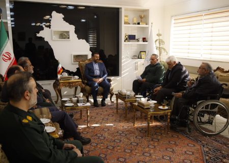 مسئولان موظف به حفظ کرامت ایثارگران هستند