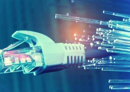 در دفاع از پروژه ملی مخابرات ایران؛ نقدها سرِ فیبر نوری است، ولی ریشه در سیم‌کشی ذهن‌ها دارد