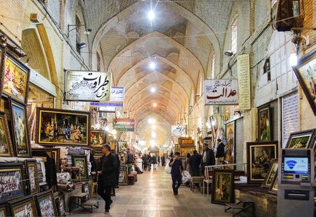 بازار فارس فعال است/ تمام اصناف مشغول فعالیت هستند
