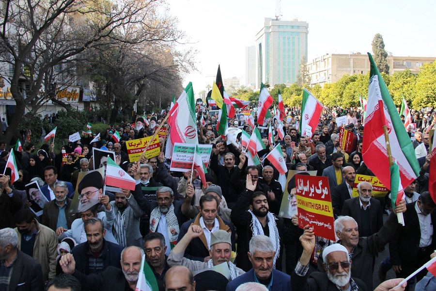 فیلم | خروش مردم شیراز در محکومیت اقدامات تروریستی اخیر در دی‌ ماه ۱۴۰۴