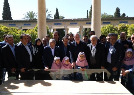 وزیر آموزش‌وپرورش: معرفی مفاخر ملی به دانش‌آموزان پایه تقویت هویت ایرانی است