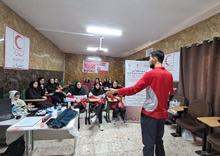 آغاز دوره‌های آموزشی صلح آبی در فارس با محوریت مدیریت بحران آب