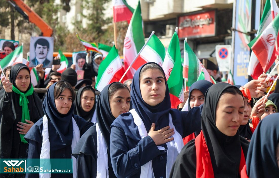 گزارش تصویری | جشن مردم شیراز در سالروز پیروزی انقلاب اسلامی ایران ۱۴۰۴-۳