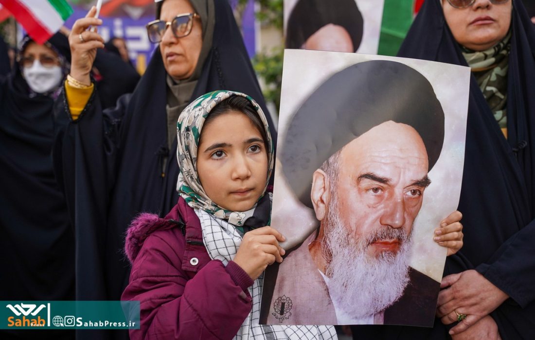 گزارش تصویری | جشن مردم شیراز در سالروز پیروزی انقلاب اسلامی ایران ۱۴۰۴-۲