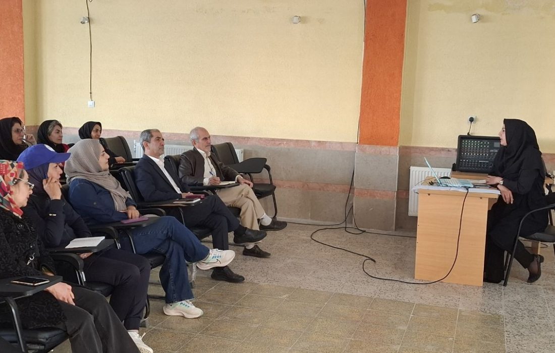 کارگاه «تقویت هویت ملی، معنویت و اخلاق در ورزش‌های همگانی» با تدریس دکتر مرجان زارعی در شیراز برگزار شد