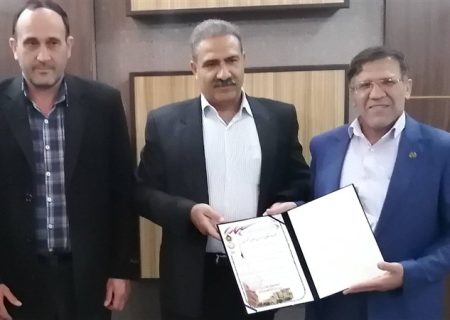 تقدیر فرمانده پدافند هوایی شیراز از مدیر مخابرات منطقه فارس