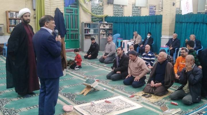 دیدار مدیر مخابرات منطقه فارس با نمازگزاران مسجدالرضا (ع) شهرستان فسا